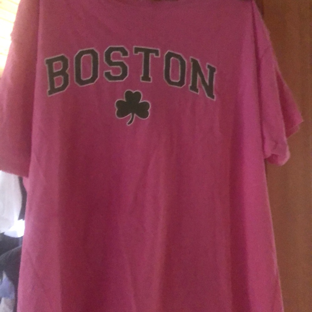 Short sleeved pink Boston t shirt